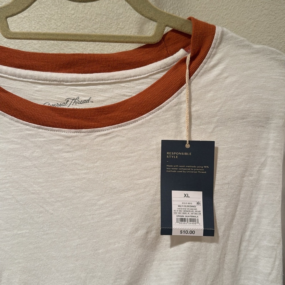 NWT Universal Thread Tshirt - Picture 2 of 4